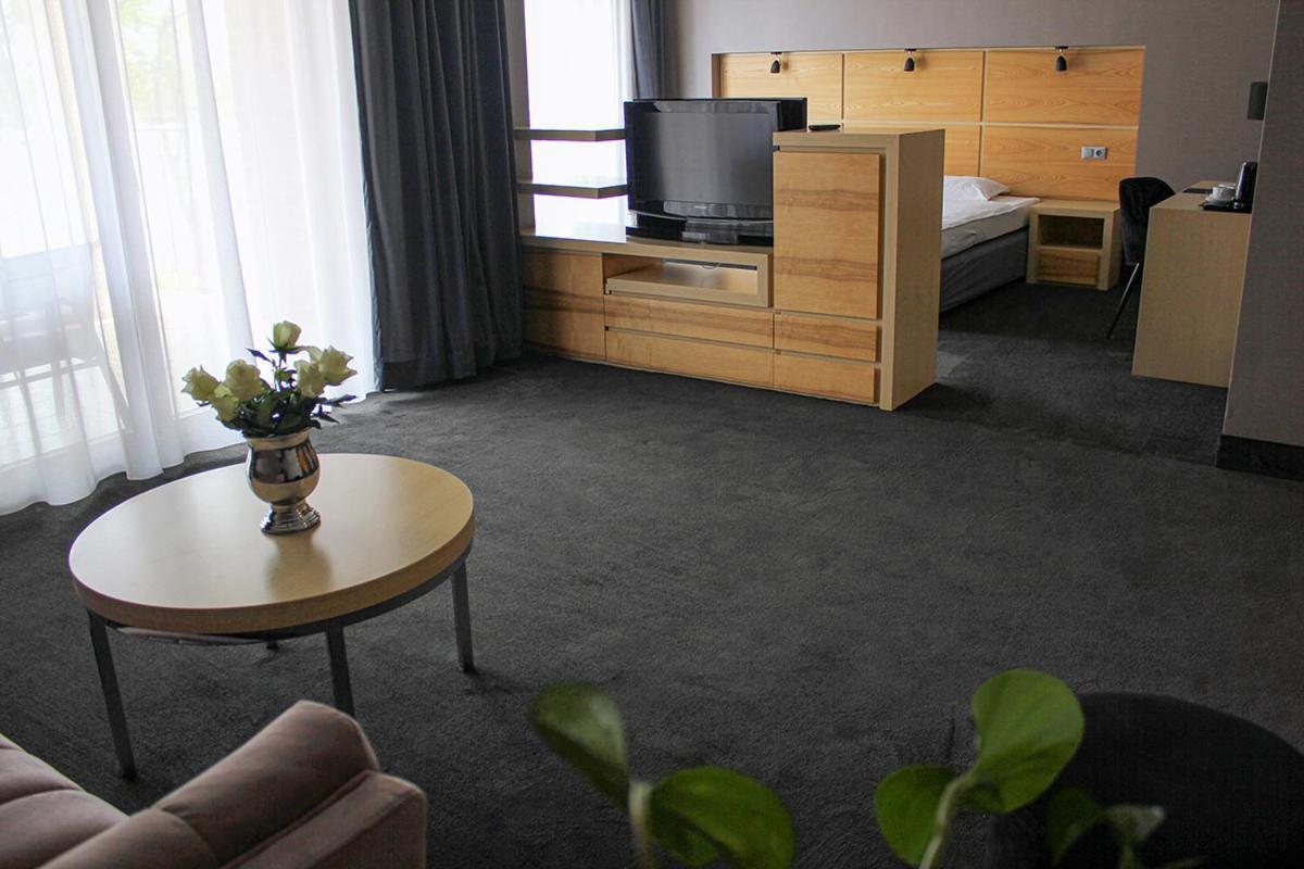 Willa Port 오스트로다 외부 사진 A room at the hotel