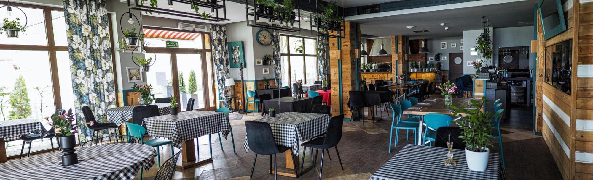 Willa Port 오스트로다 외부 사진 Restaurant in Georgia