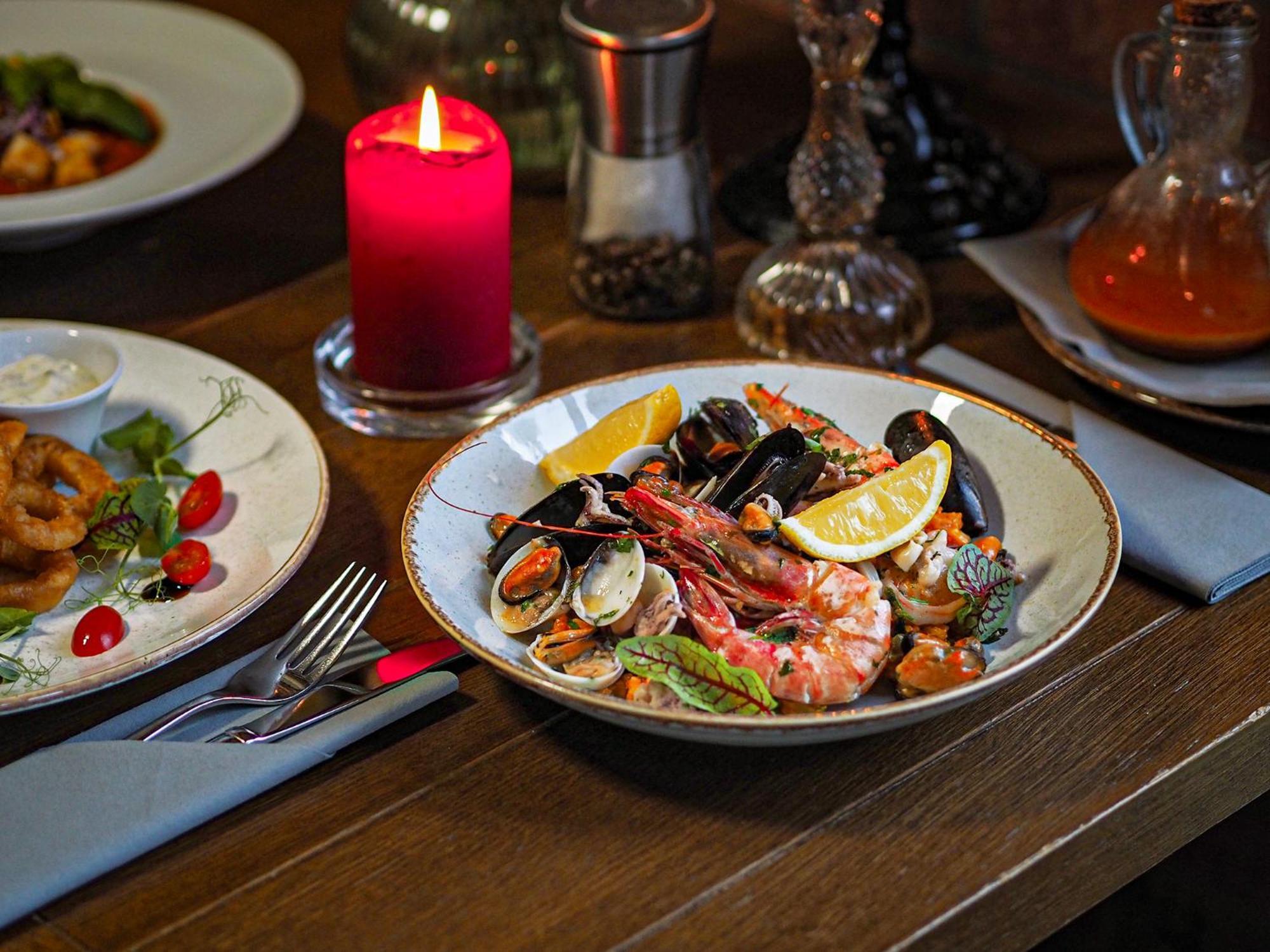 Willa Port 오스트로다 외부 사진 Seafood salad